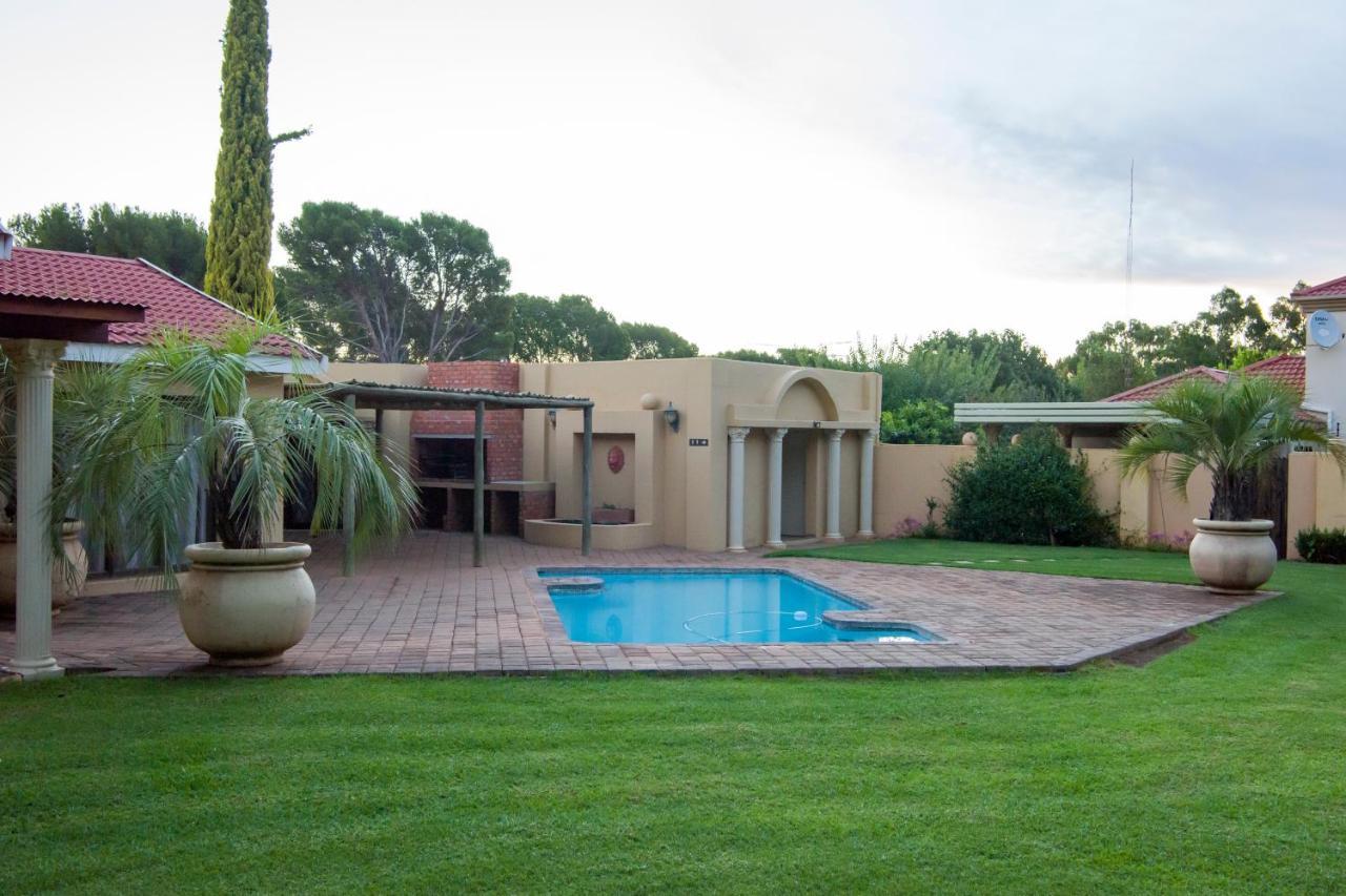 Toscana Estate Bloemfontein Esterno foto